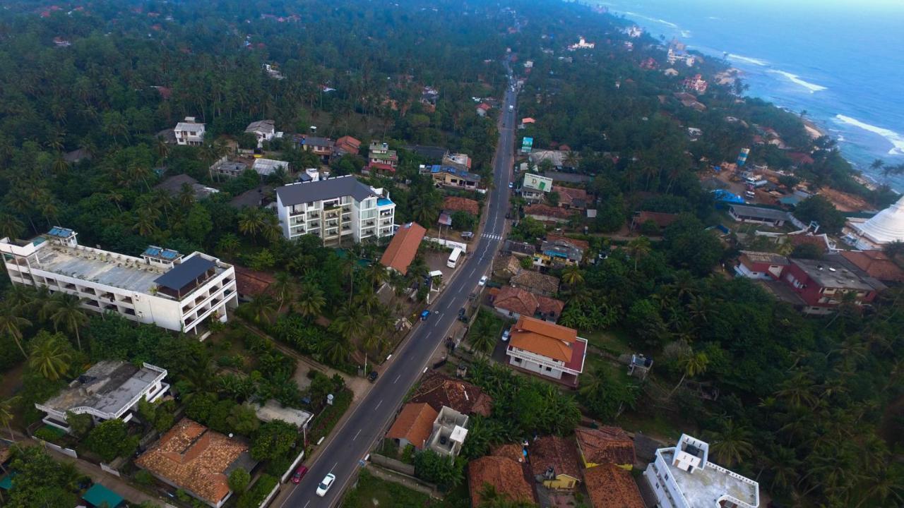 The Spring Holiday Hotel Mirissa Exterior photo